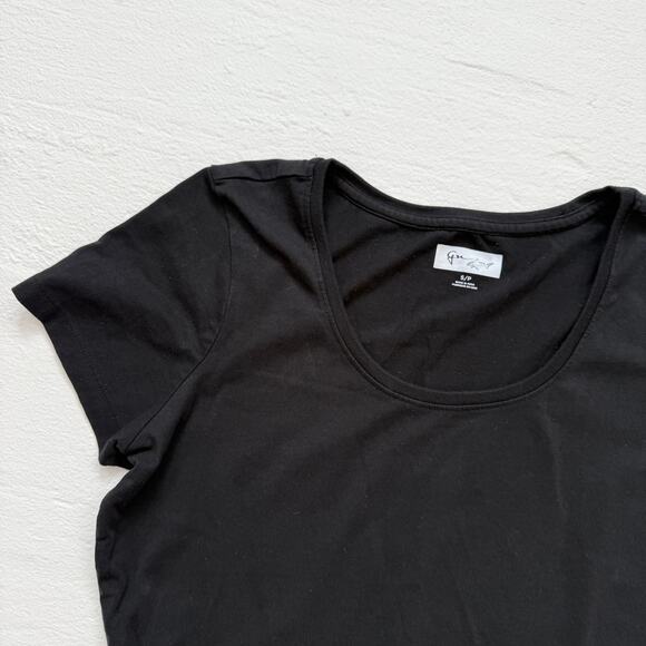 Gu Black Short Sleeve T-Shirt Scoop Neck, Size Small - Picture 2 of 6